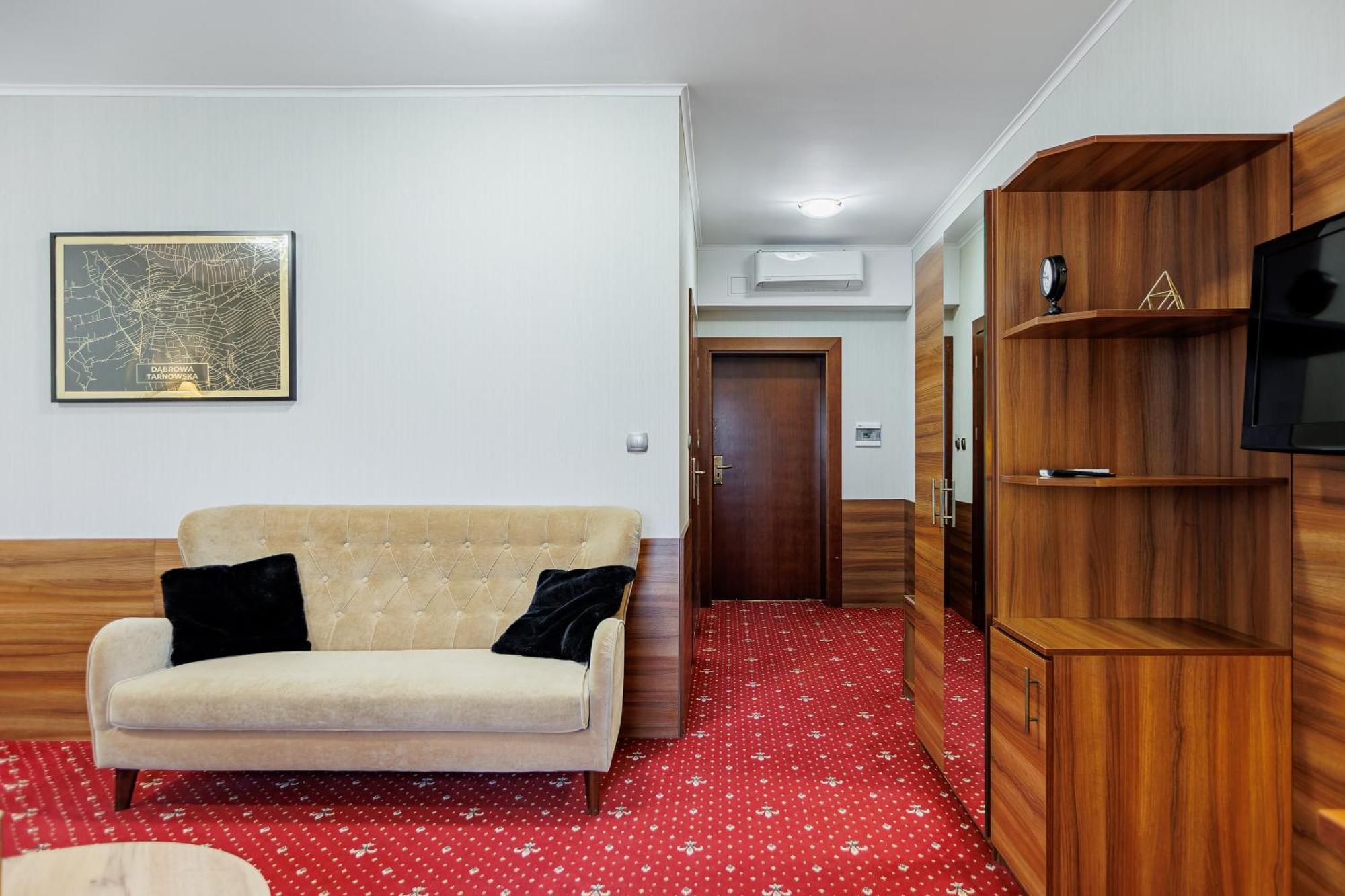 Hotel Cristal Park Dąbrowa Tarnowska المظهر الخارجي الصورة