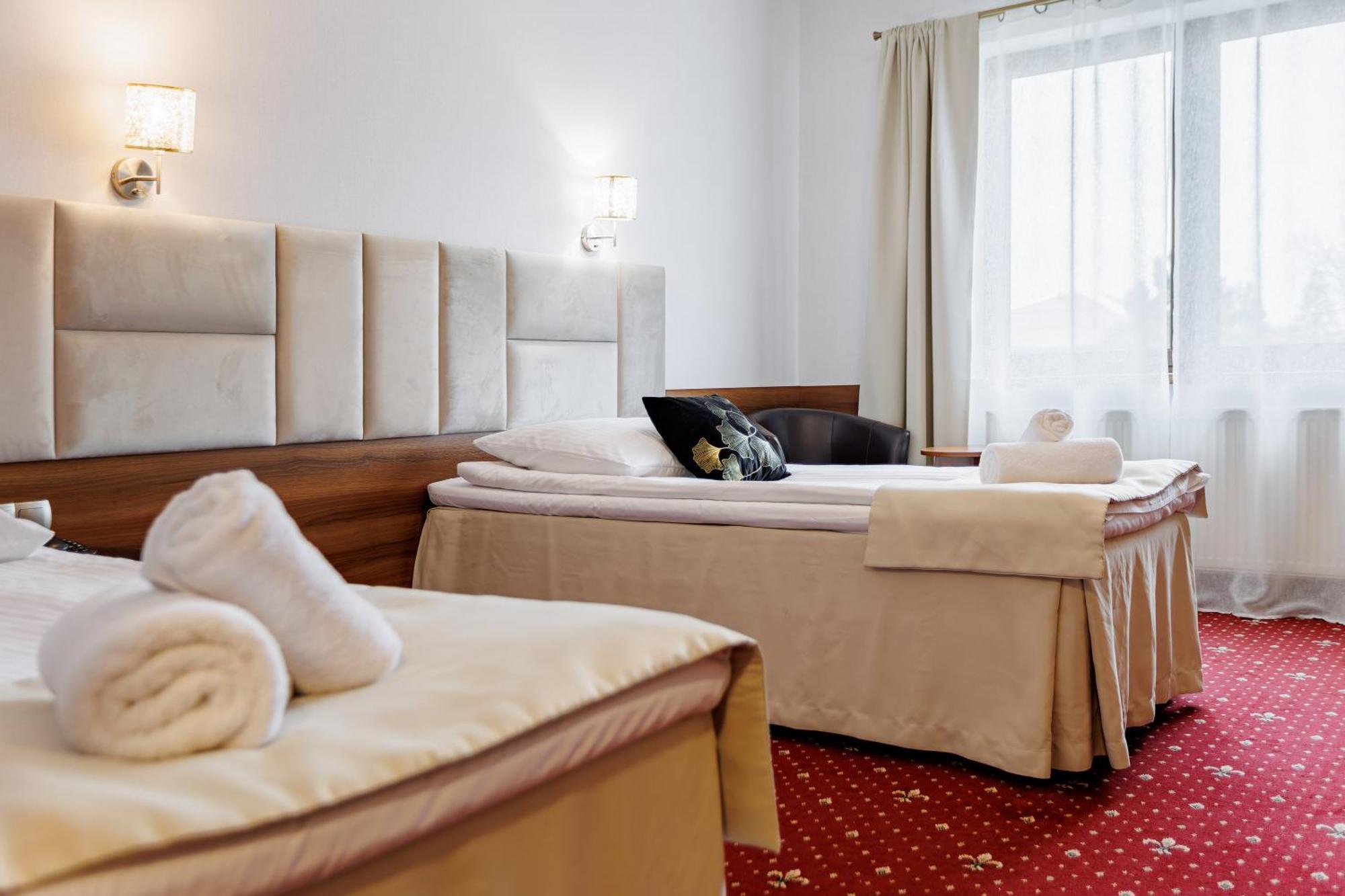 Hotel Cristal Park Dąbrowa Tarnowska المظهر الخارجي الصورة