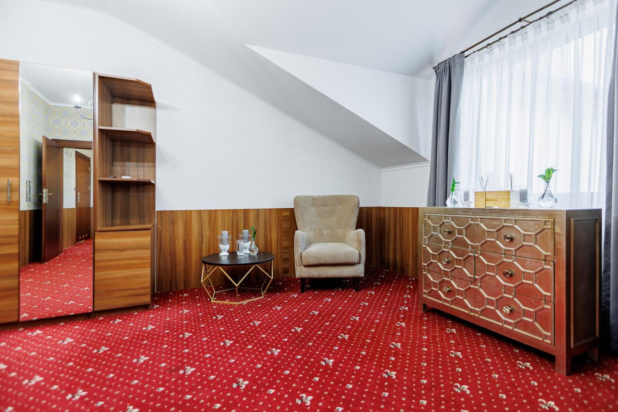 Hotel Cristal Park Dąbrowa Tarnowska المظهر الخارجي الصورة
