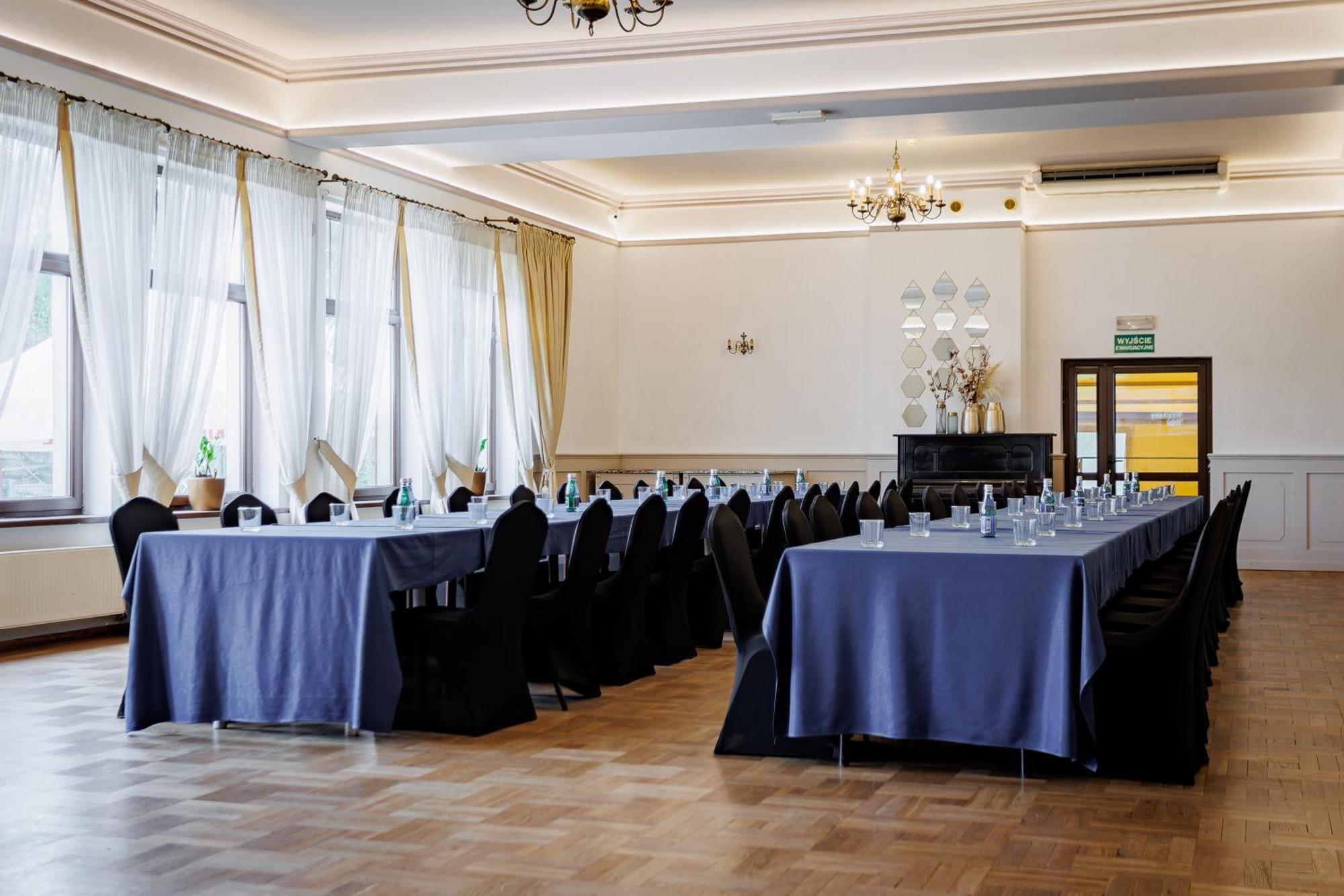 Hotel Cristal Park Dąbrowa Tarnowska المظهر الخارجي الصورة