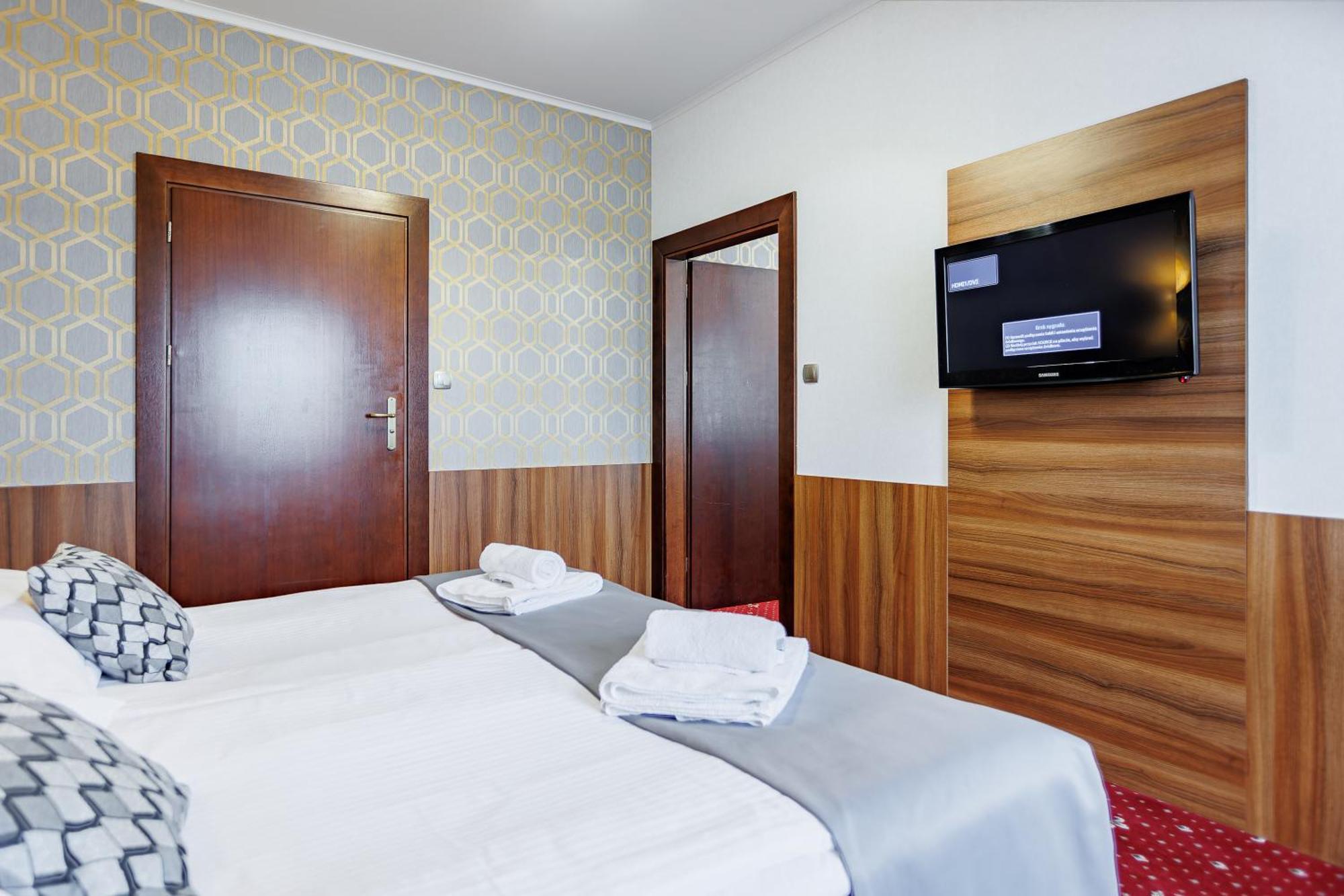 Hotel Cristal Park Dąbrowa Tarnowska المظهر الخارجي الصورة