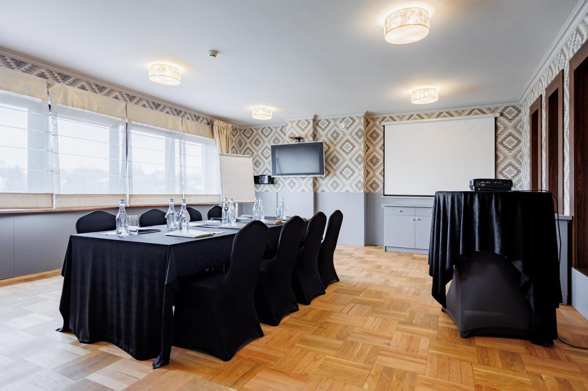 Hotel Cristal Park Dąbrowa Tarnowska المظهر الخارجي الصورة