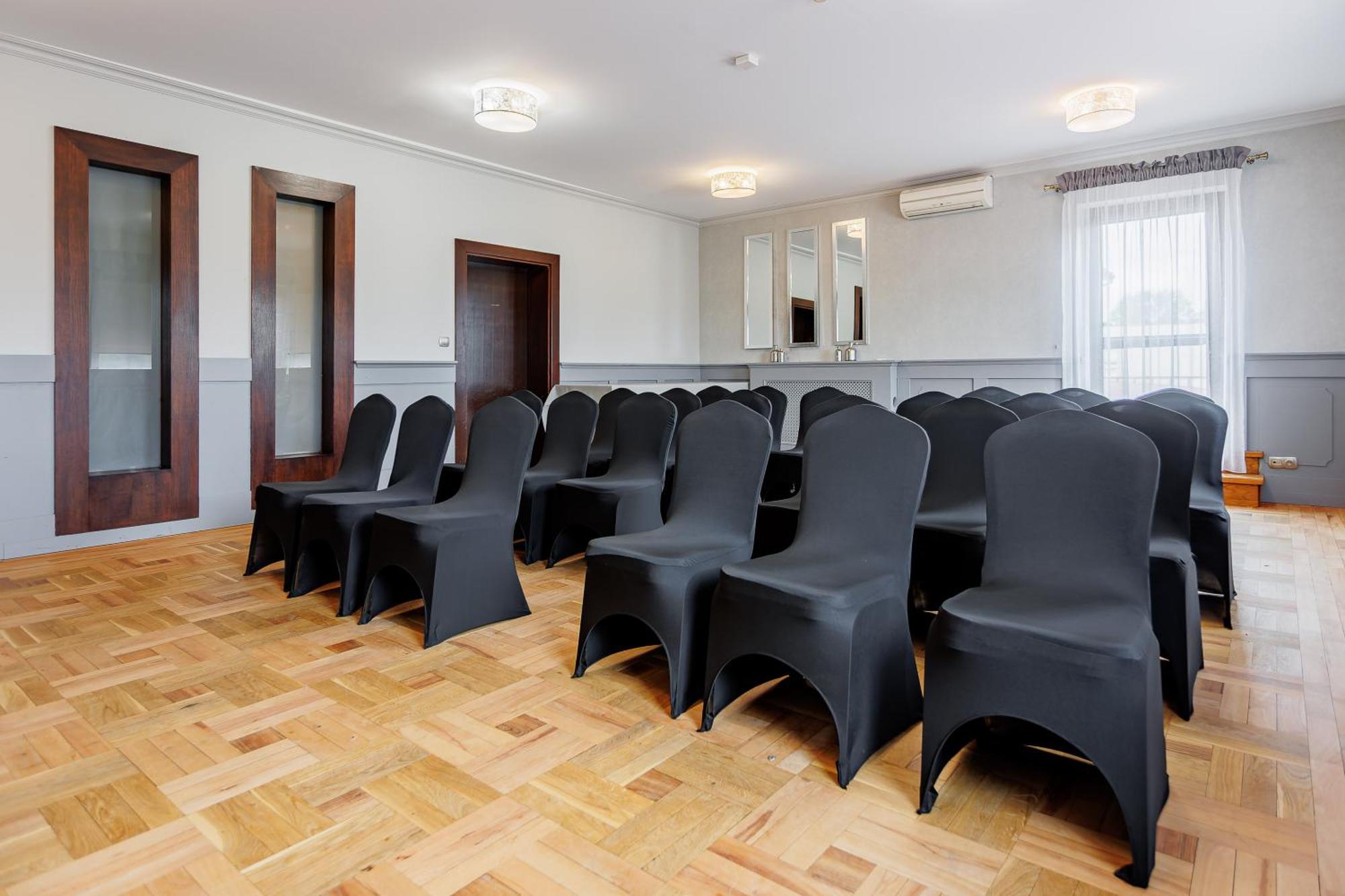 Hotel Cristal Park Dąbrowa Tarnowska المظهر الخارجي الصورة