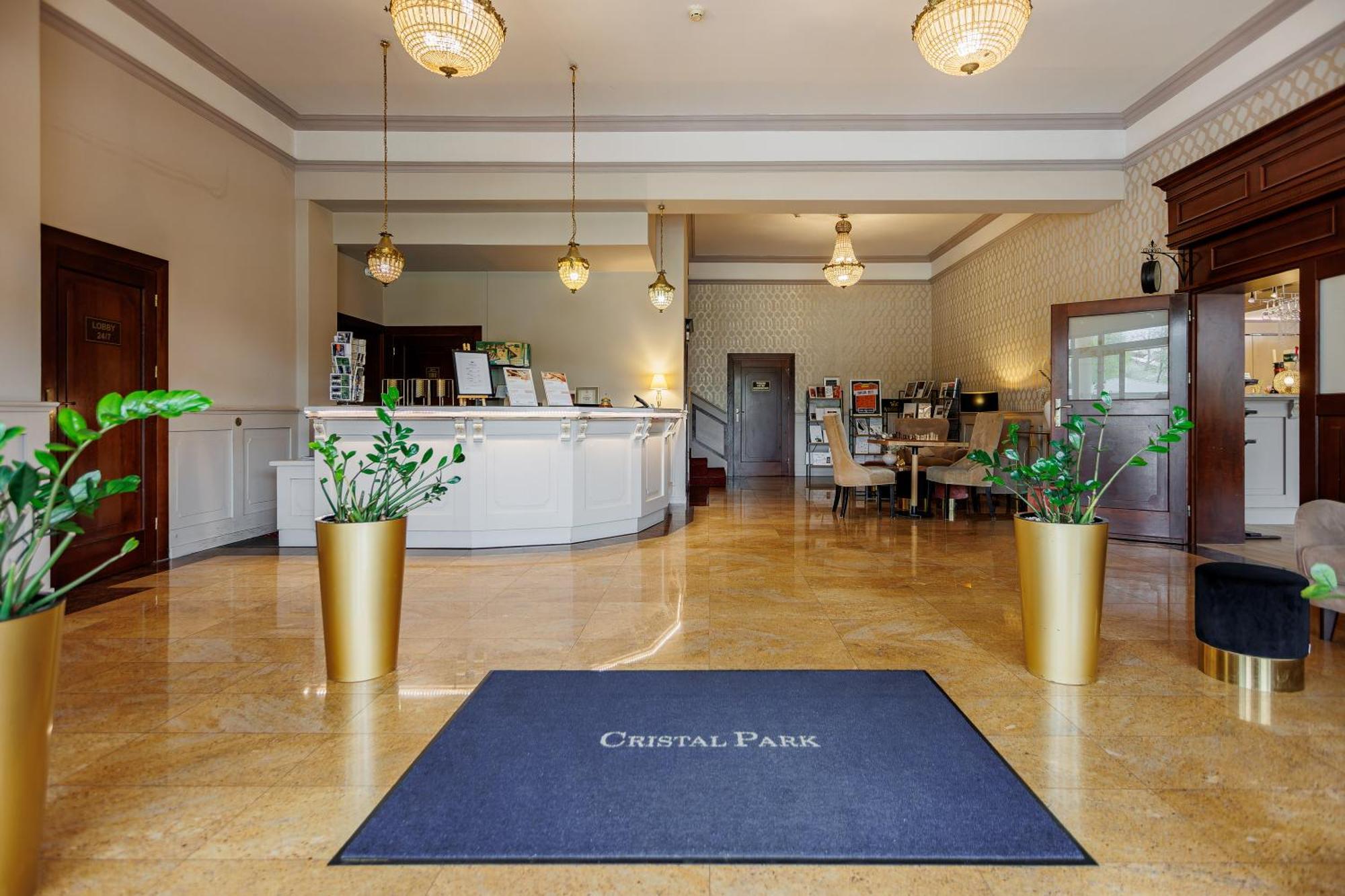 Hotel Cristal Park Dąbrowa Tarnowska المظهر الخارجي الصورة
