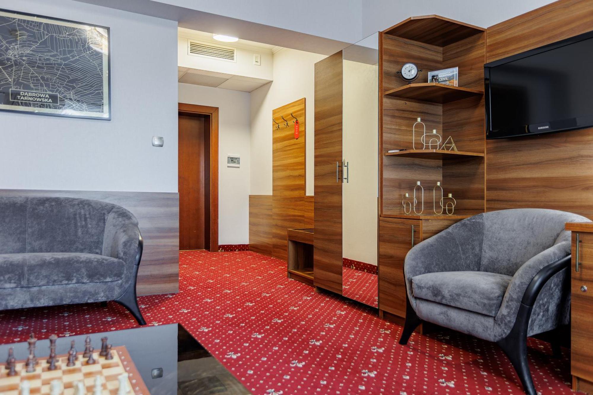 Hotel Cristal Park Dąbrowa Tarnowska المظهر الخارجي الصورة